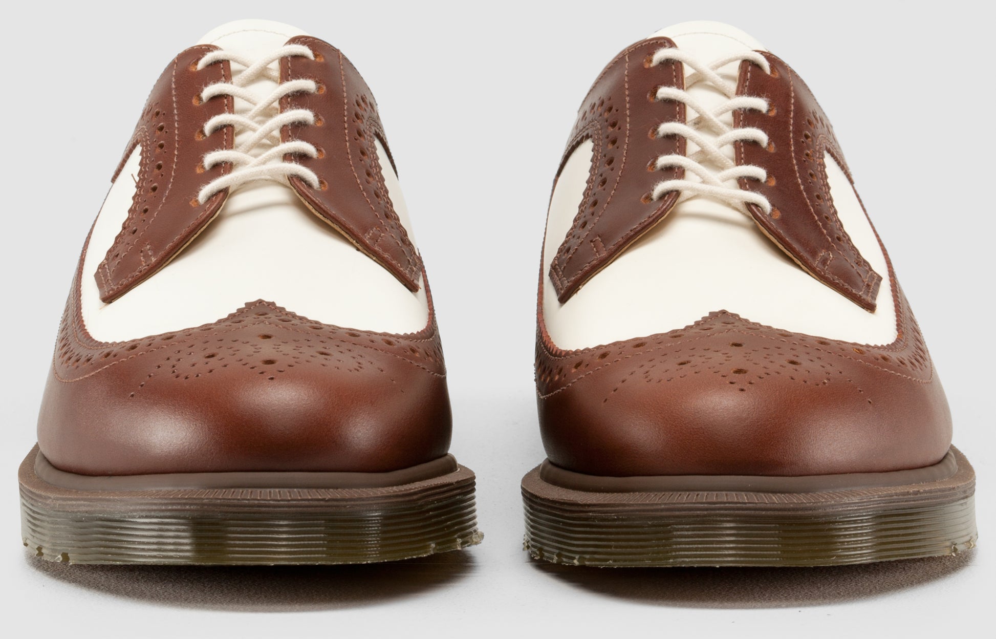 3989 TAN+OFF WHITE BROGUE SMOOTH OXFORD MIE