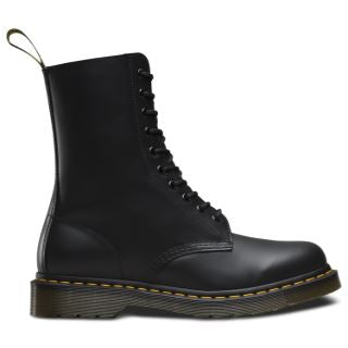 1490 BLACK SMOOTH BOOT