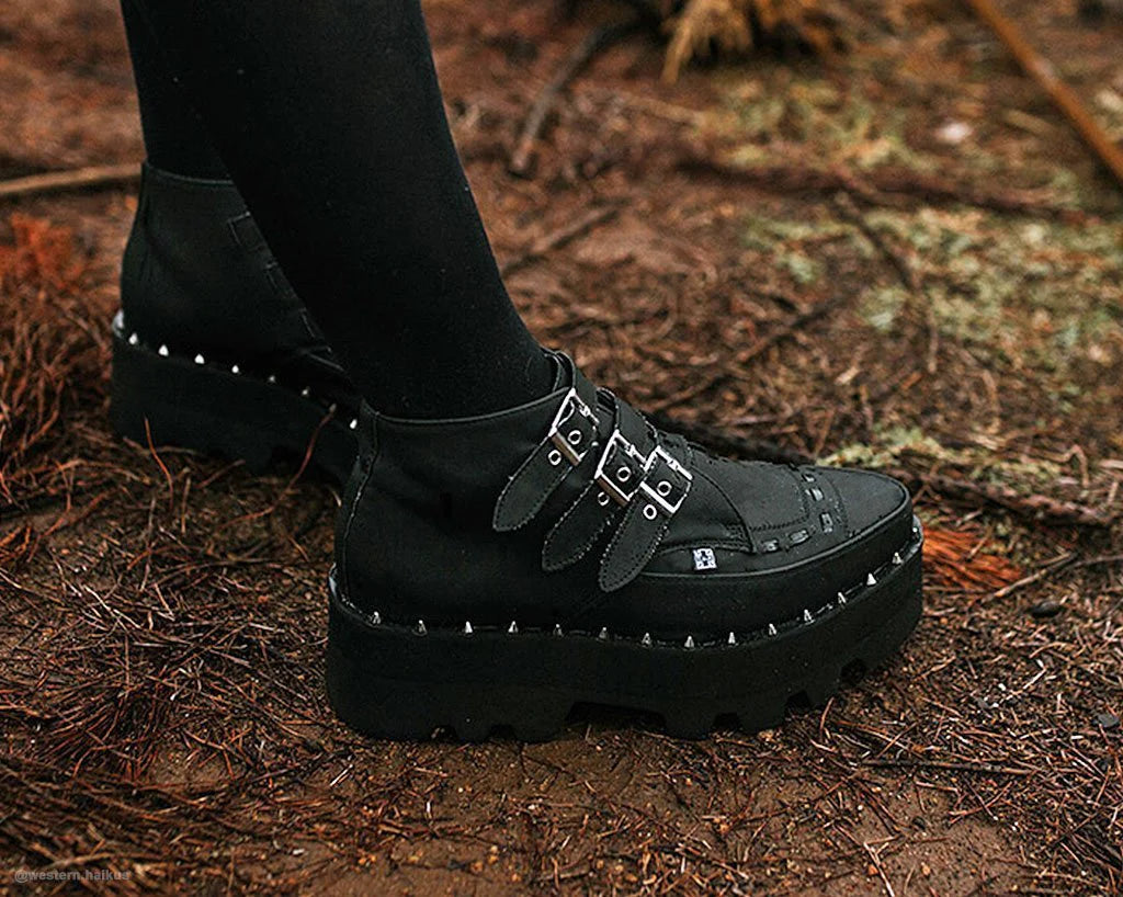 T.U.K BLACK MATTE PU POINT 3 BUCKLE DINO LUG