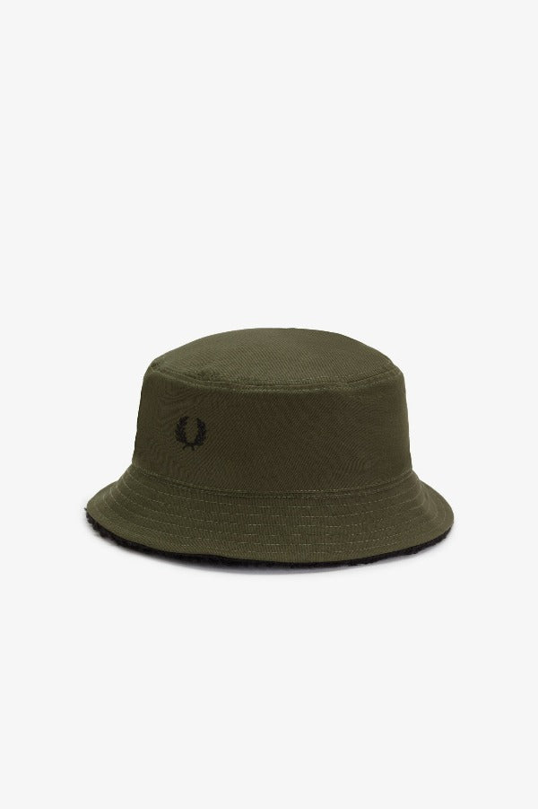 FRED PERRY REVERSIBLE BORG FLEECE BUCKETT