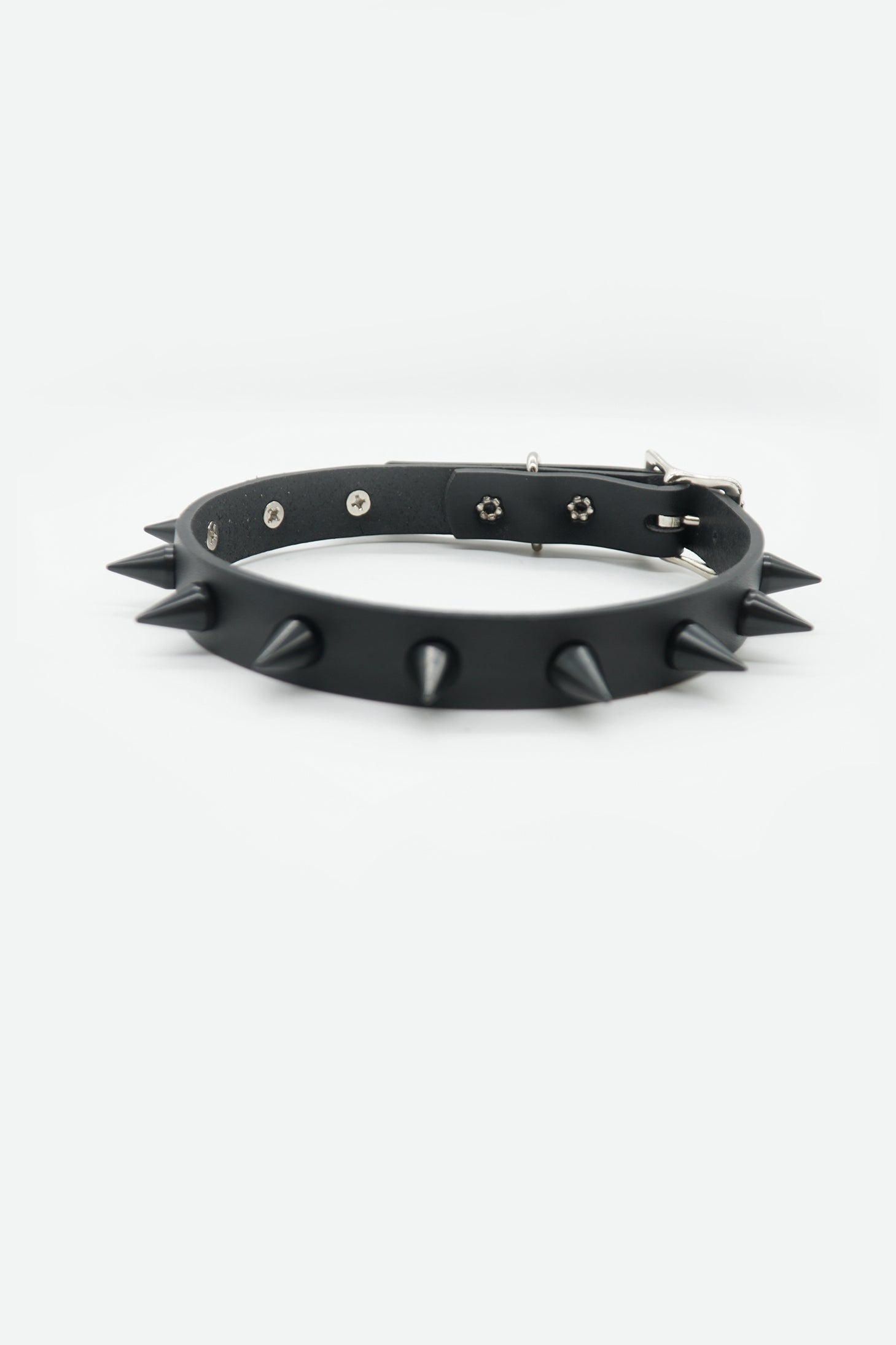 BLACK MONO SPIKE CHOKER