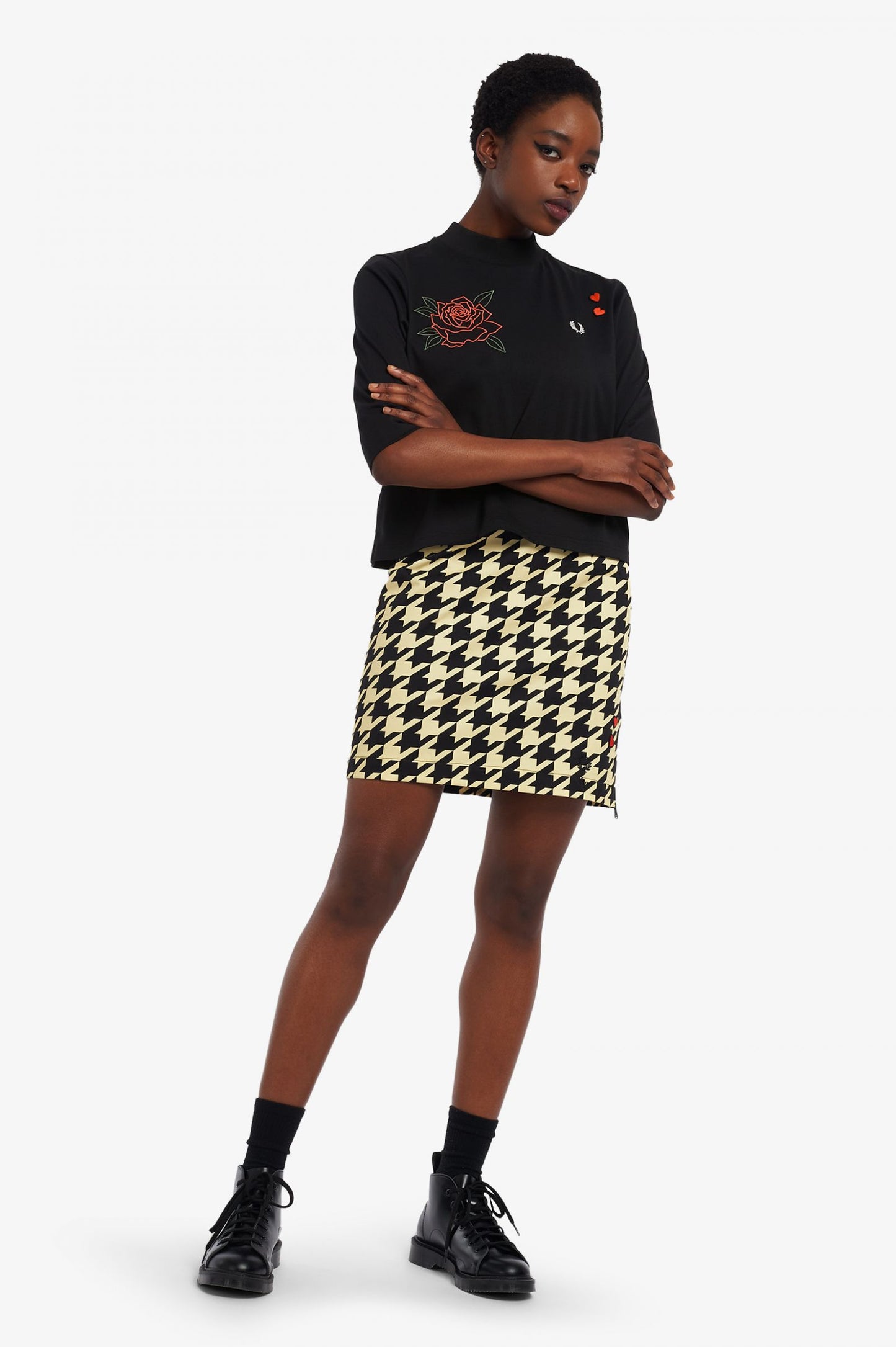 EMBROIDERED HIGH NECK T-SHIRT