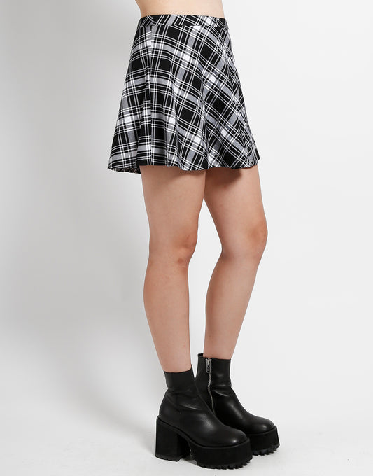 BLACK & WHITE PLAID SKIRT