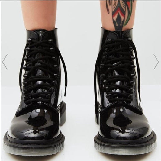 1460 PASCAL STUD BLACK PATENT BOOT