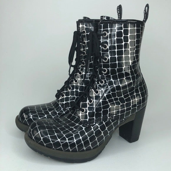 DARCIE BLACK+SILVER ARMOR LAMPER HEEL BOOT