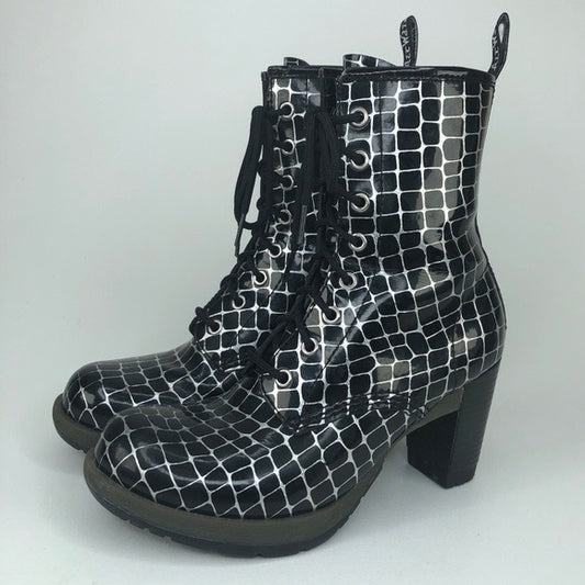 DARCIE BLACK+SILVER ARMOR LAMPER HEEL BOOT