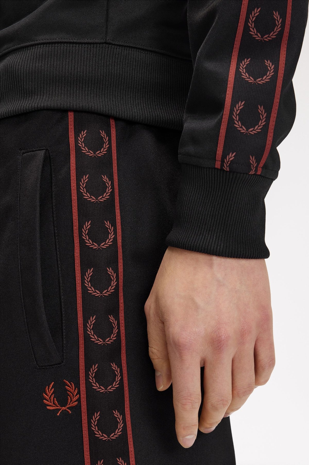 Contrast Tape Track Pant