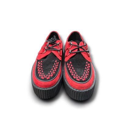 T.U.K. Viva Mondo Creepers en daim noir et rouge