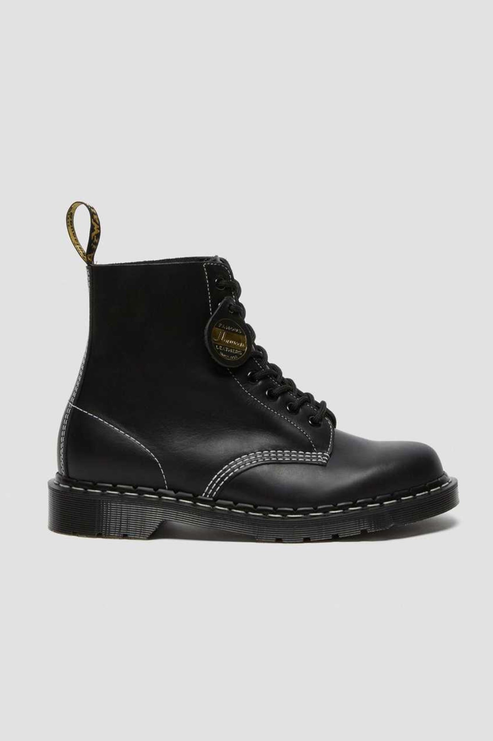 Dr martens best sale wincox 6 eye