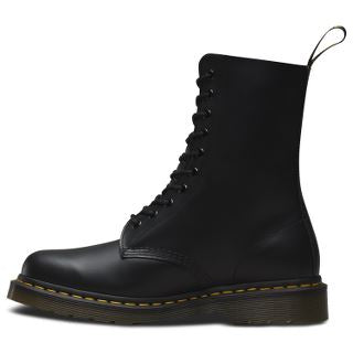 1490 BLACK SMOOTH BOOT