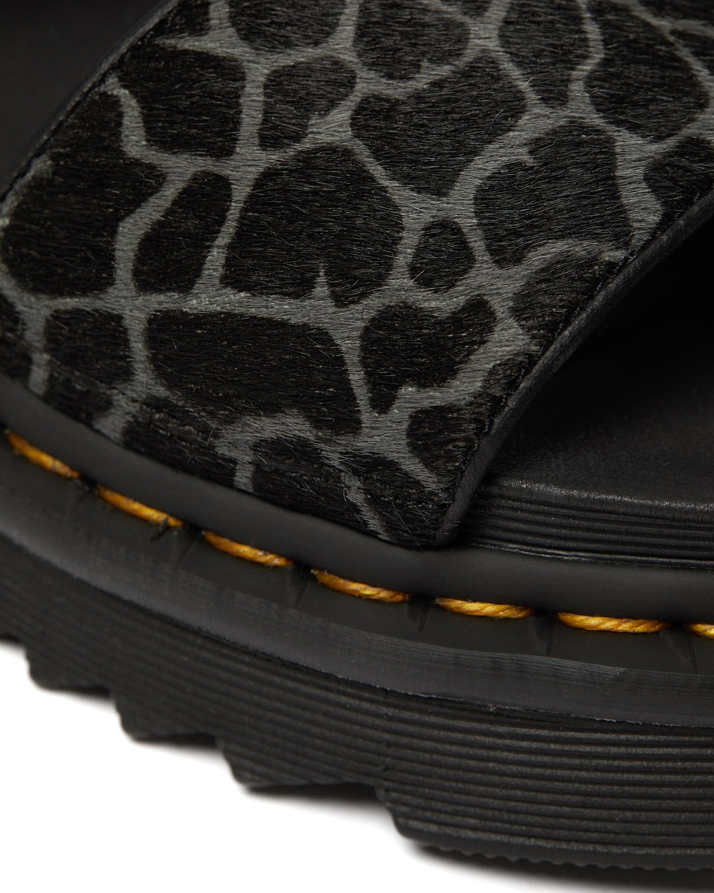 VOSS HAIR ON BLACK/BLACK+GREY GIRAFFE SANDAL