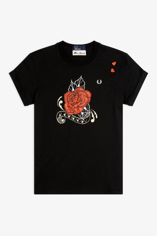 BLACK AMY WINEHOUSE ROSE PRINT TEE