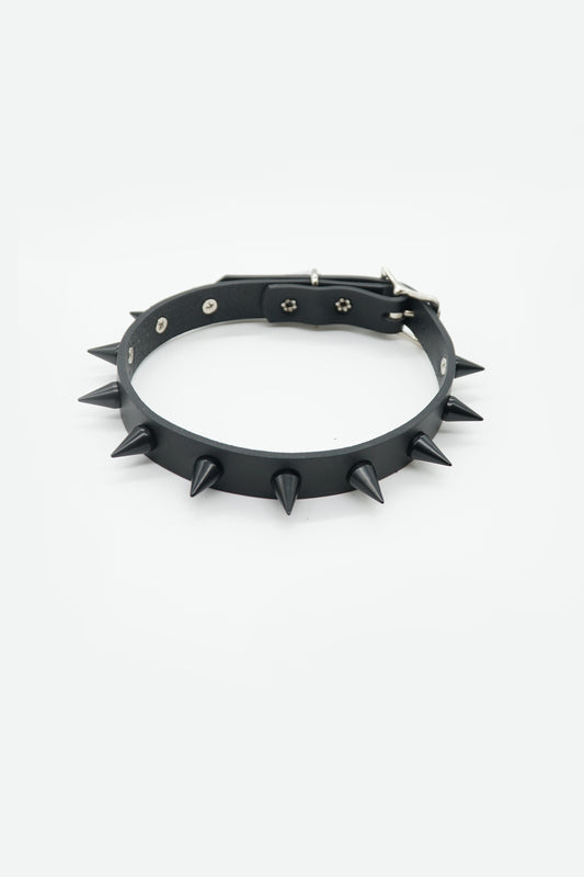 BLACK MONO SPIKE CHOKER