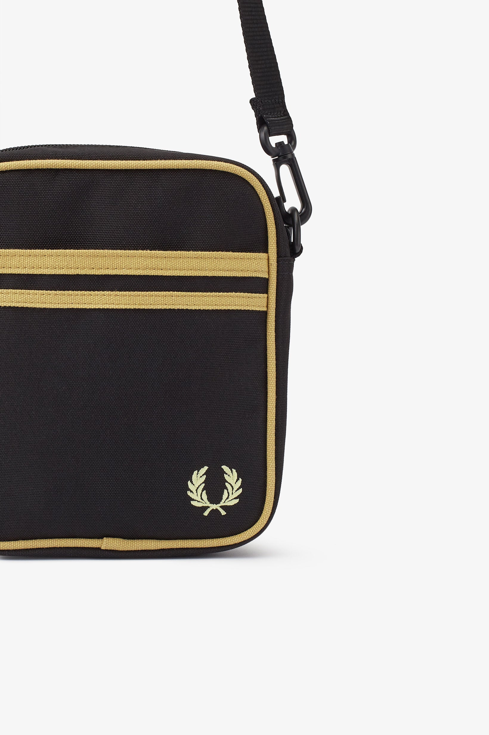 Nylon Twill Leather Coin Purse - Black / Gold | Accessories | Hats,  Wallets, Purses, Socks & Jewellery | Fred Perry US