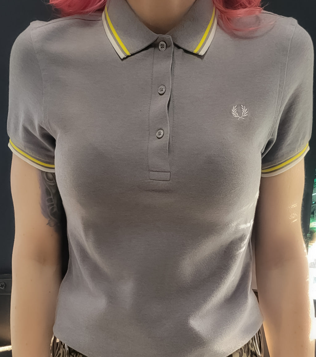 LADIES TWIN TIPPED FRED PERRY SHIRT (PAVEMENT/YELLOW/WHITE)