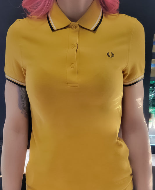 LADIES TWIN TIPPED FRED PERRY SHIRT (GOLD/WHITE/BLK)